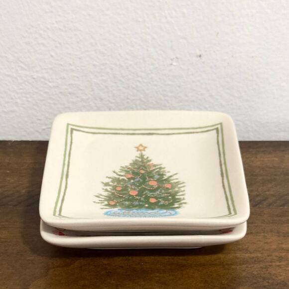 Chad Barrett x Creative Co-Op Christmas Tree and Poinsettia - 4" Trinket Dish - Picture 10 of 10